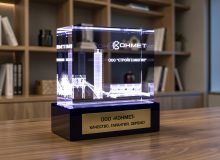 3D гравировка промышленного комплекса в стеклянном кристалле с подсветкой