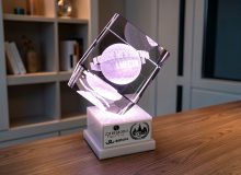 3D гравировка гольф-мяча и логотипов в стеклянном кубе