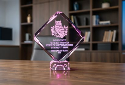 3D награда из стекла с логотипом конкурса