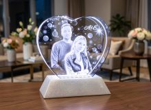 Стеклянное сердце с 3D гравировкой фотографии пары и подсветкой