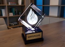 3D гравировка логотипа и текста в стеклянном кубе