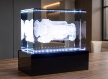 Стеклянная награда с 3D гравировкой промышленного механизма в стекле