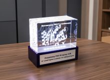 Подарок академику с 3D моделью молекулы