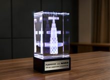 Награда из стекла «Параллелепипед 80×120×60» с 3D моделью кабеля в разрезе и подсветкой