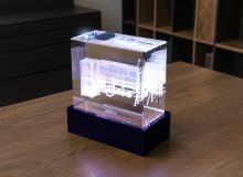 Награда из стекла «Параллелепипед 120×100×60» с 3D-моделью доильного аппарата по готовой модели заказчика