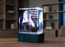 3D портрет женщины в стекле с подсветкой