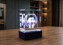 Спортивная награда Куб 100 с 3D-гравировкой ягодиц, логотипом мероприятия и эффектом металлического блеска