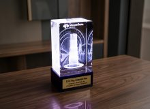 Награда из стекла «Параллелепипед 80×120×60» с кабелем в разрезе, фоном Москвы и двухсторонней гравировкой