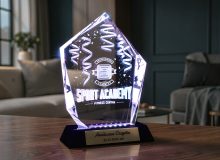 Светильник из стекла Престиж с логотипом Sport Academy — подарок владельцу фитнес-клуба от жены